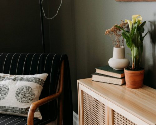 Comfortable therapy room with inviting furniture